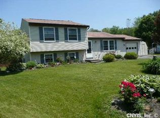 9486 Bygone Dr, Brewerton, NY 13029