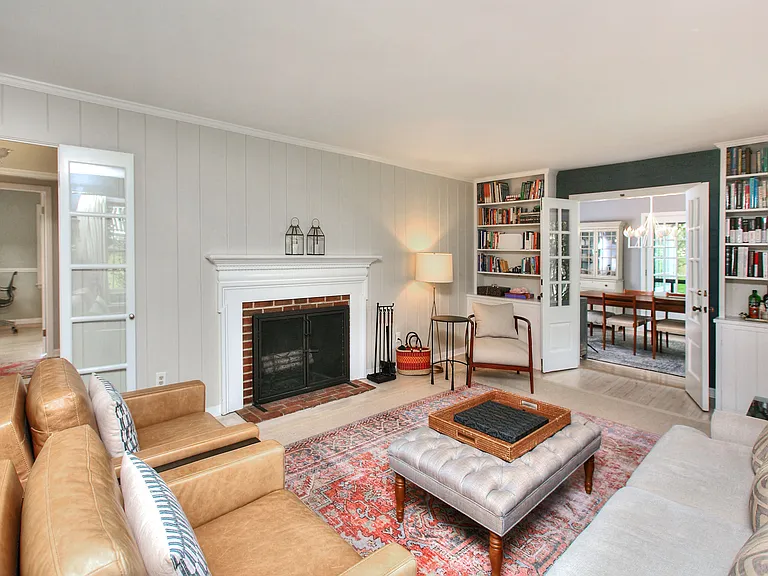 11 Treadwell Ave — Photo 4