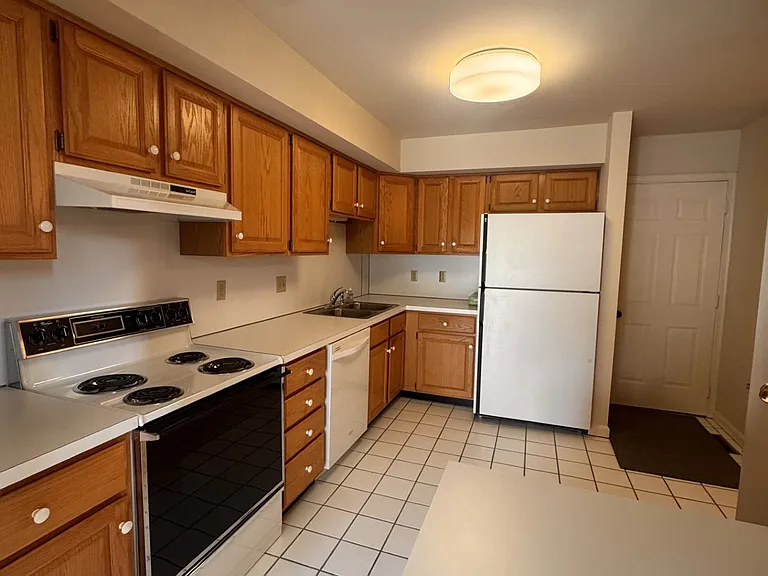 4282 Wimbledon Dr — Photo 8