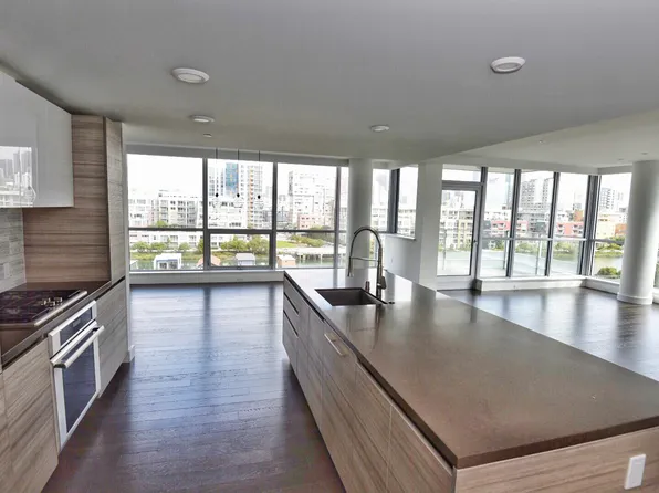 708 Long Bridge St APT 712, San Francisco, CA 94158