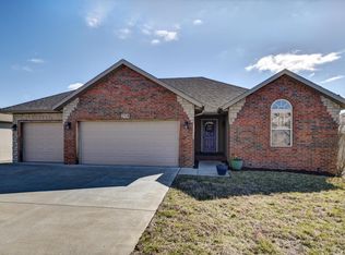 2104 S Gristmill Ct, Ozark, MO 65721
