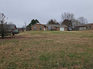 18333 Hilltop Cir, Tahlequah, OK 74464