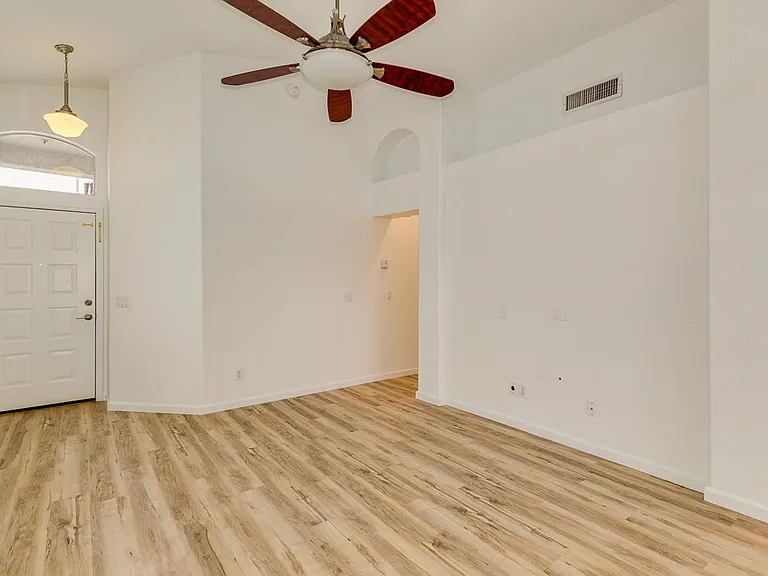 3412 E Renee Dr — Photo 9