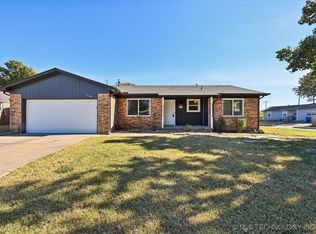 1101 N Hickory Ave, Broken Arrow, OK 74012