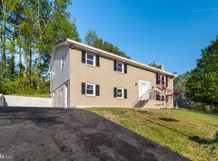 25 Valley Dr, Huntingtown, MD