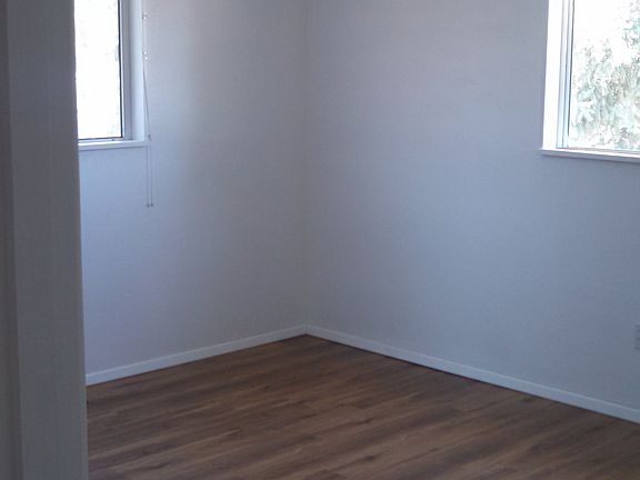 3rd image of 516 E 29th St