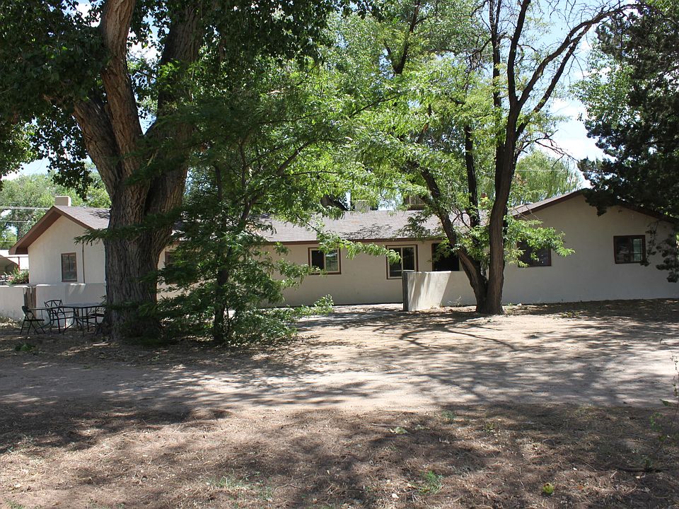 1st image of 10120 Loretta Dr NW