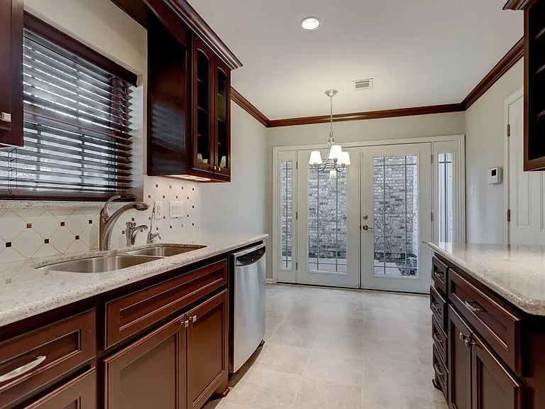 San Felipe Square Townhomes — Photo 28
