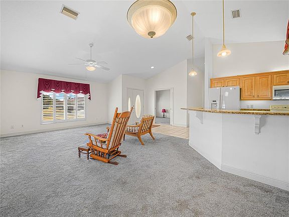 4th image of 528 GREENWAY DRIVE