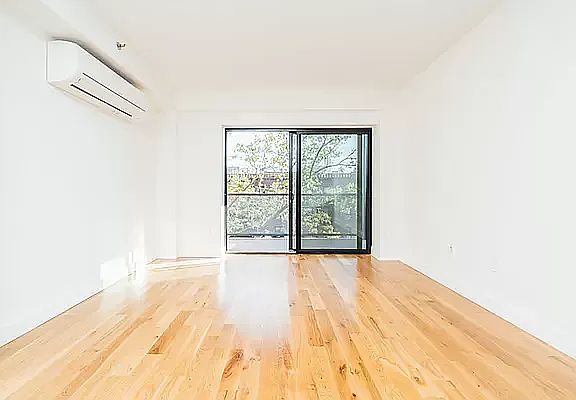 3rd image of 520 Parkside Ave APT 6B