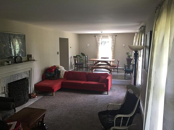 living room/dining room