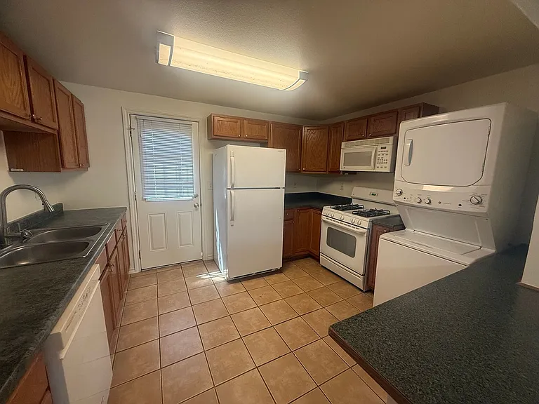 3003 S Fox St — Photo 8