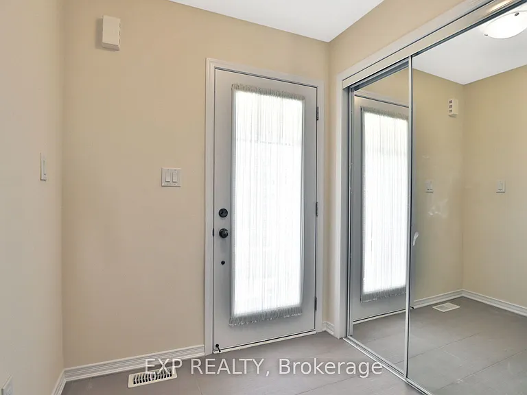 7 Pagebrook Cres — Photo 4