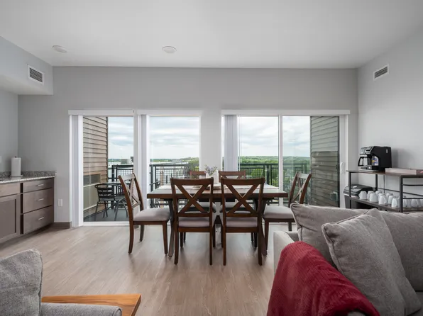 Residence at Discovery Square - 511 3rd Avenue Southwest