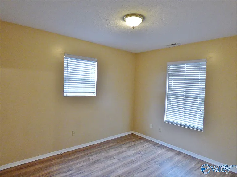 2714 9th Ave SW — Photo 8