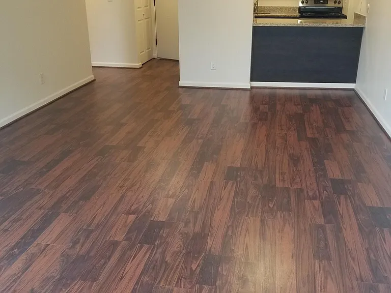 400 W Roy St #202 — Photo 3