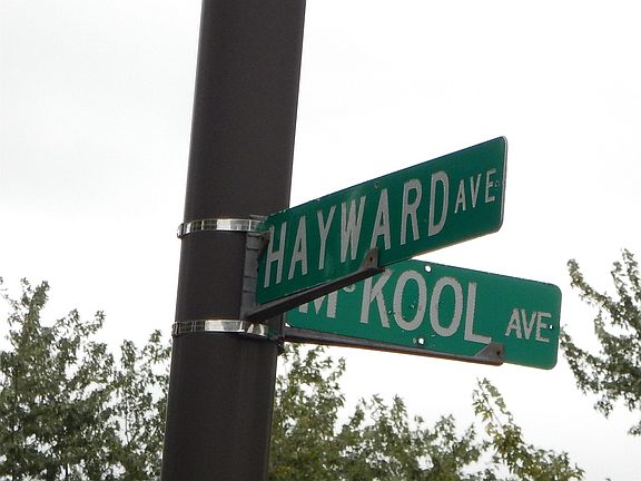 5th image of 811 Hayward Ave
