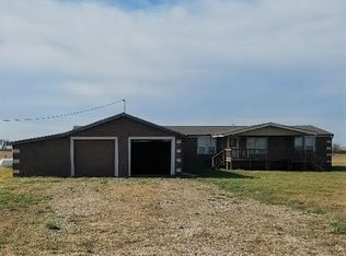 1227 Z Ave, Council Grove, KS 66846