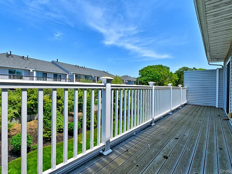 44 Fox Hill Dr — Photo 30
