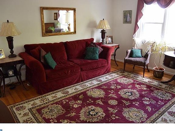 3rd image of 613 Lawler St