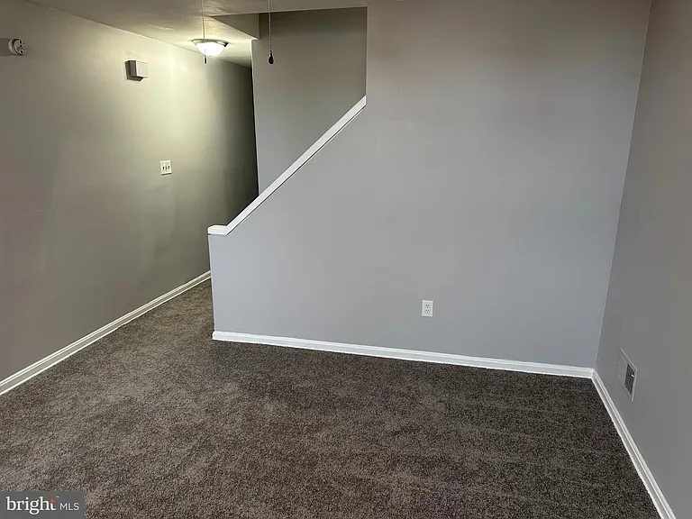 1333 E North Ave — Photo 3