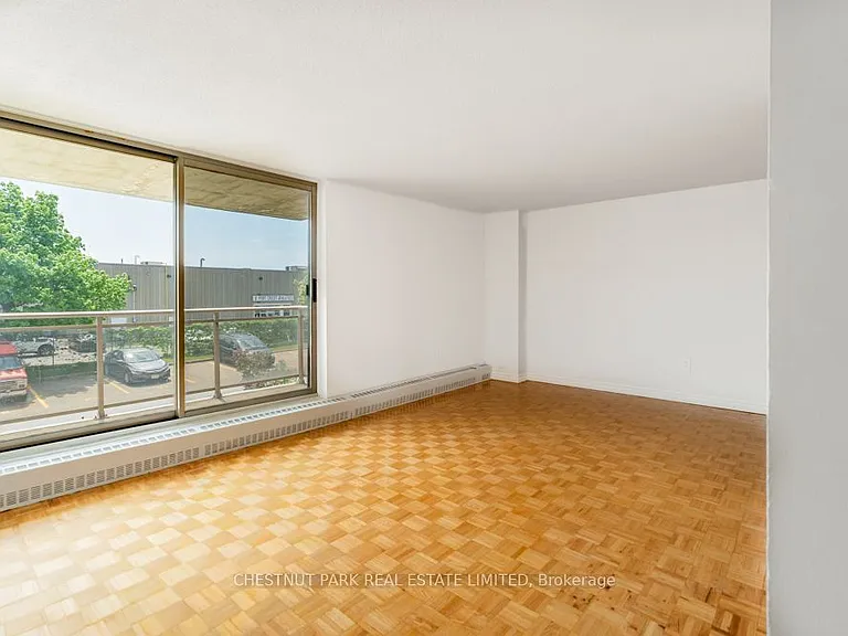 1060 Caven St #202 — Photo 7