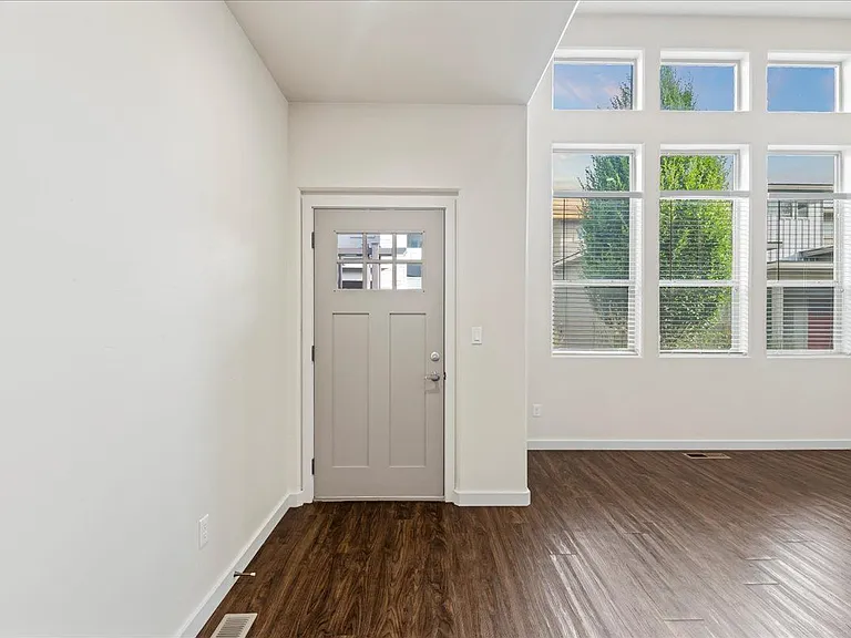 Verraso Village Townhomes — Photo 24