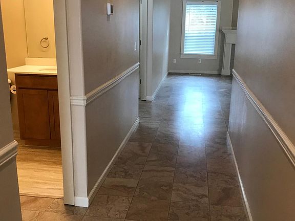 Entryway /Hall