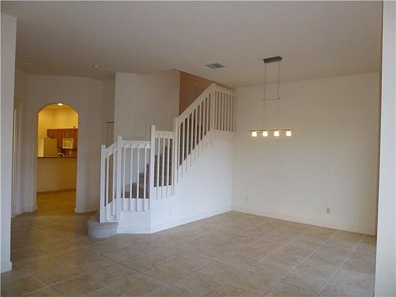 4th image of 997 N Harbor View #0