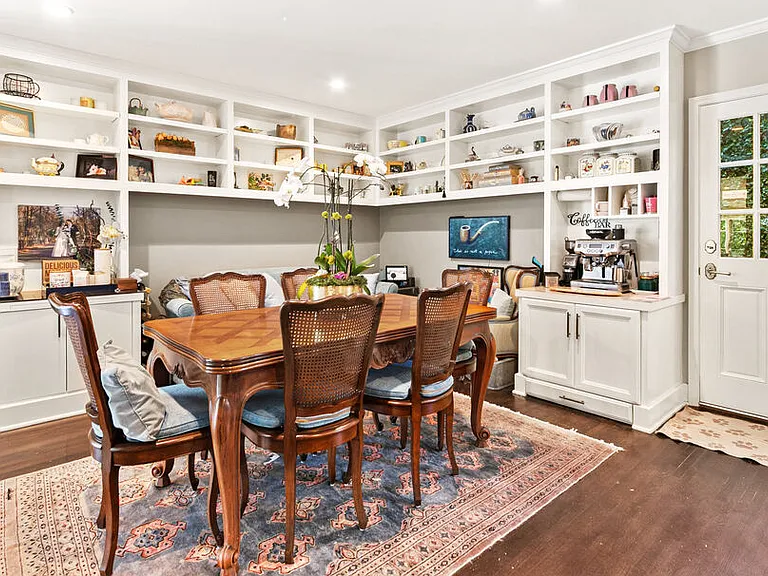401 N McCadden Pl — Photo 16