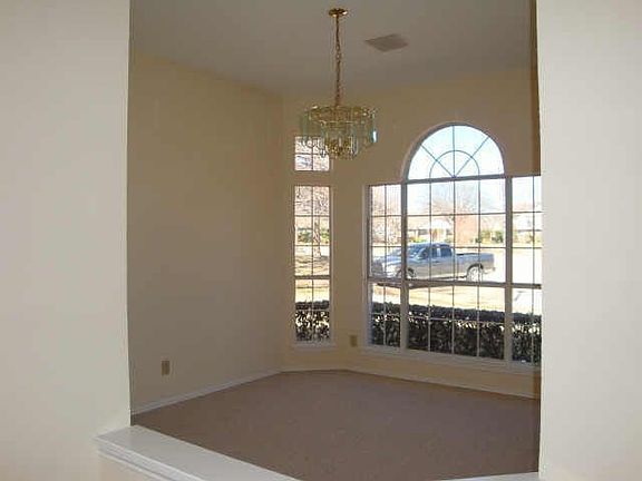 5th image of 5 Walden Ct