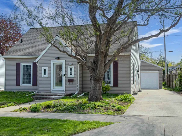 1916 N Clark St, Appleton, WI 54911