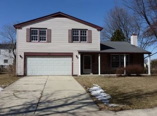 325 Beech Ct, Naperville, IL 60540