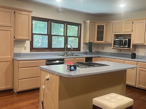 5th image of 17330 Youngblood Rd