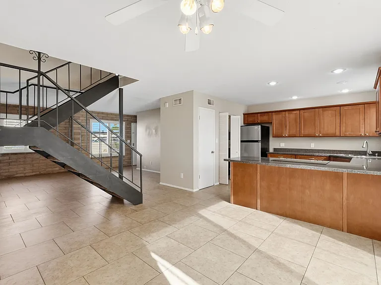 533 N Lesueur — Photo 4