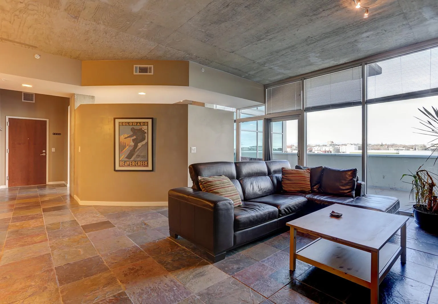 1 bed, 1290 sqft, $3,200 — Photo 2