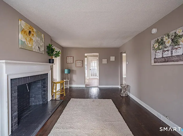 73 Silver St — Photo 3