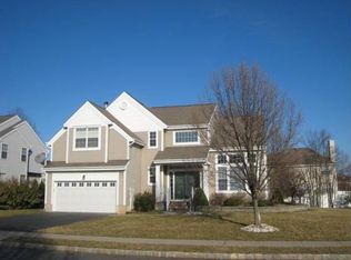 17 Bedford Dr, Matawan, NJ 07747