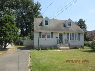 27 Monroe St, Keyport, NJ 07735