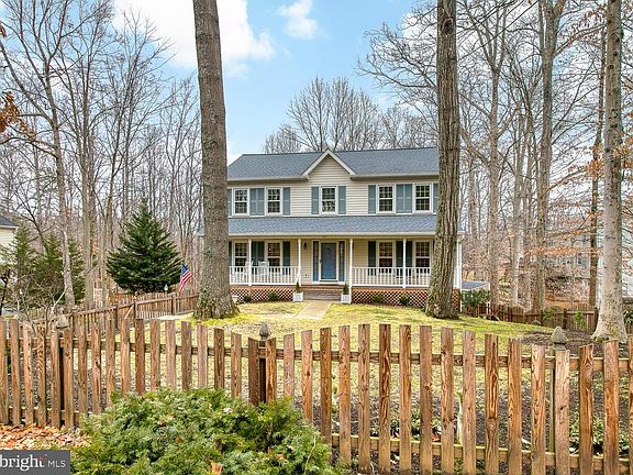 Great curb appeal!