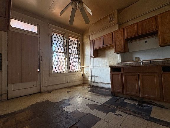 4th image of 1220 S Springfield Ave