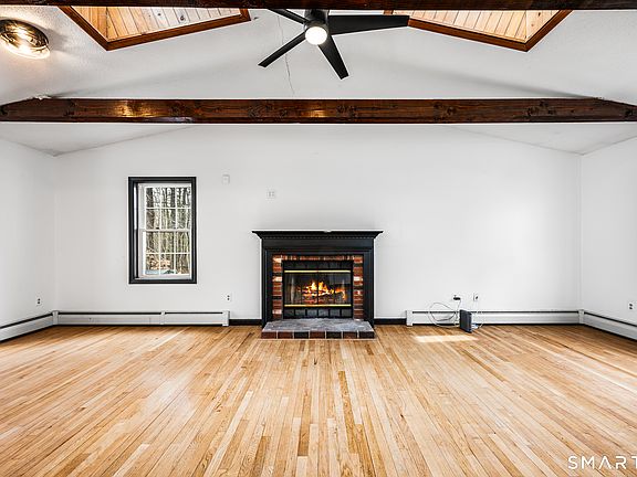 4th image of 75 Elmwood Hill Road