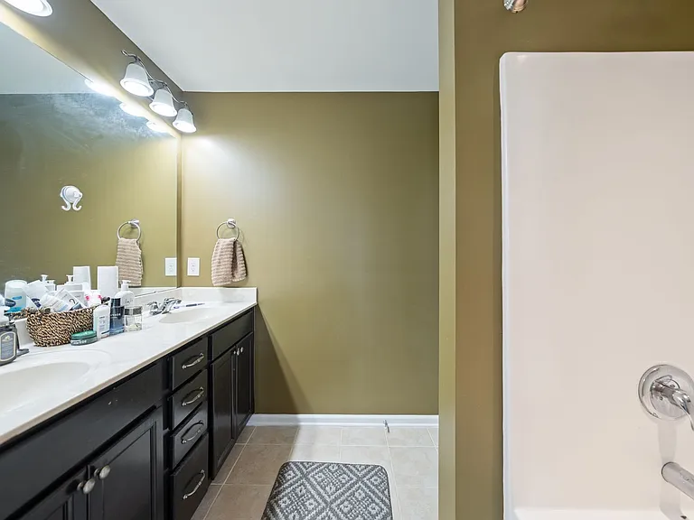 1504 Holly Grove Way — Photo 9
