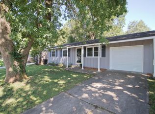 1041 E McCanse St, Springfield, MO 65803