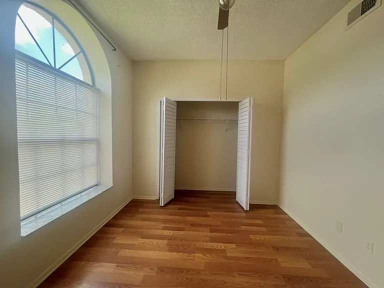 2224 Fairmont Cir — Photo 14