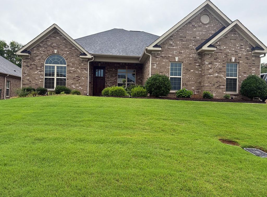 105 Shields Lake Dr - Property Image