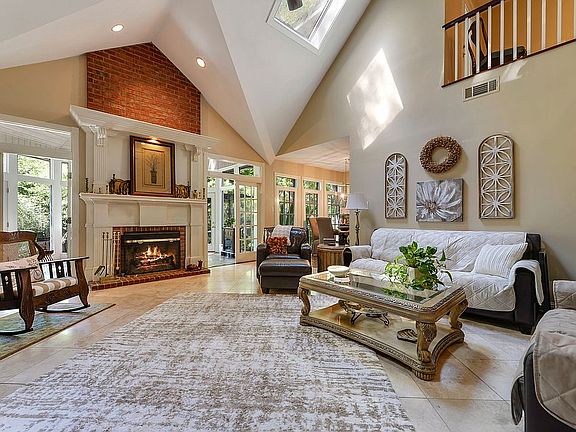 Beautiful great room 