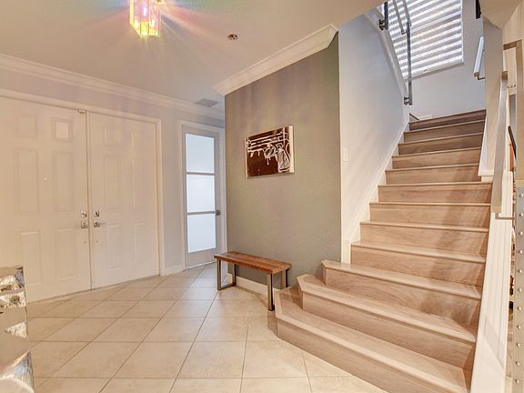 Home For Sale In Canyon Lakes