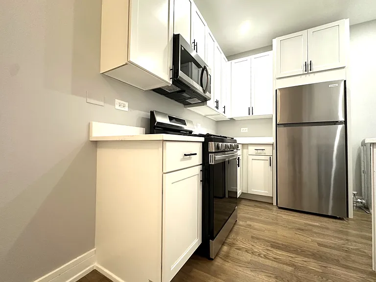 5452 N Paulina St #1 — Photo 9