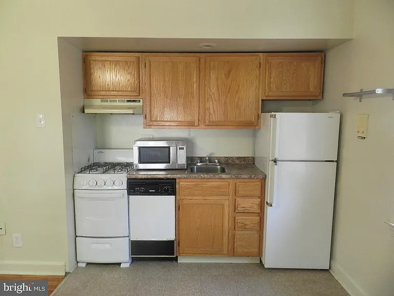 1934 Waverly St #B303 — Photo 12